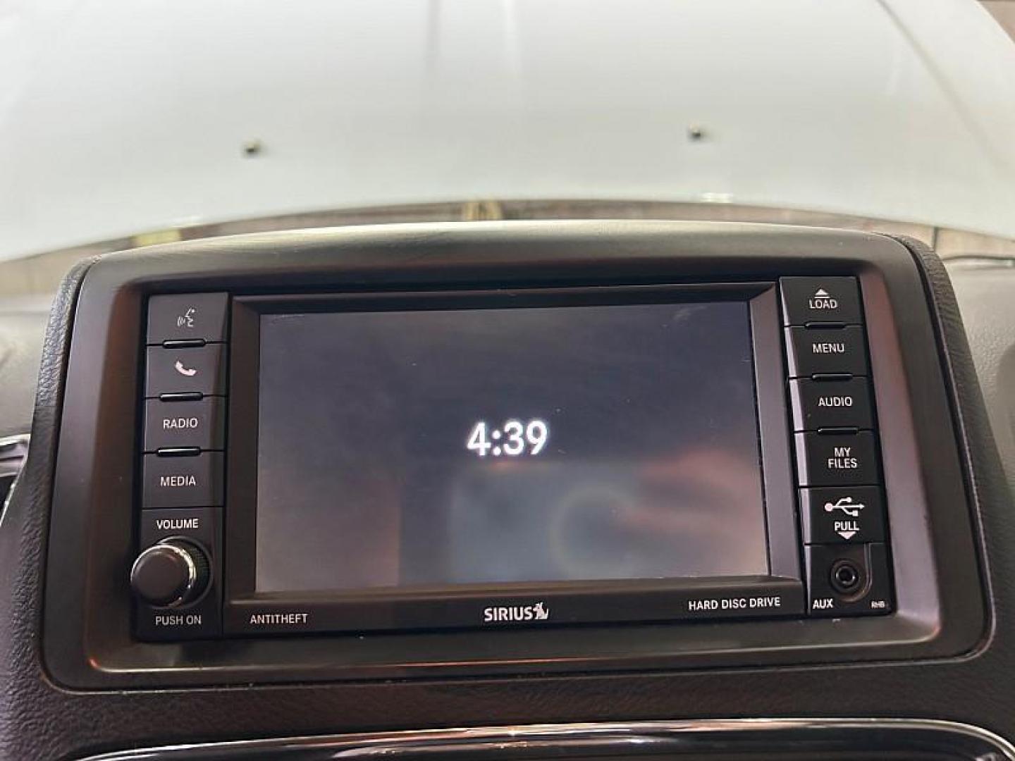 2016 WHITE Dodge Grand Caravan (2C4RDGCG6GR) with an V6 Flex Fuel 3.6 Liter engine, Automatic 6-Spd transmission, located at 412 Auto Vista Drive, Palmdale, CA, 93551, (661) 945-0620, 34.592636, -118.136681 - Photo#22