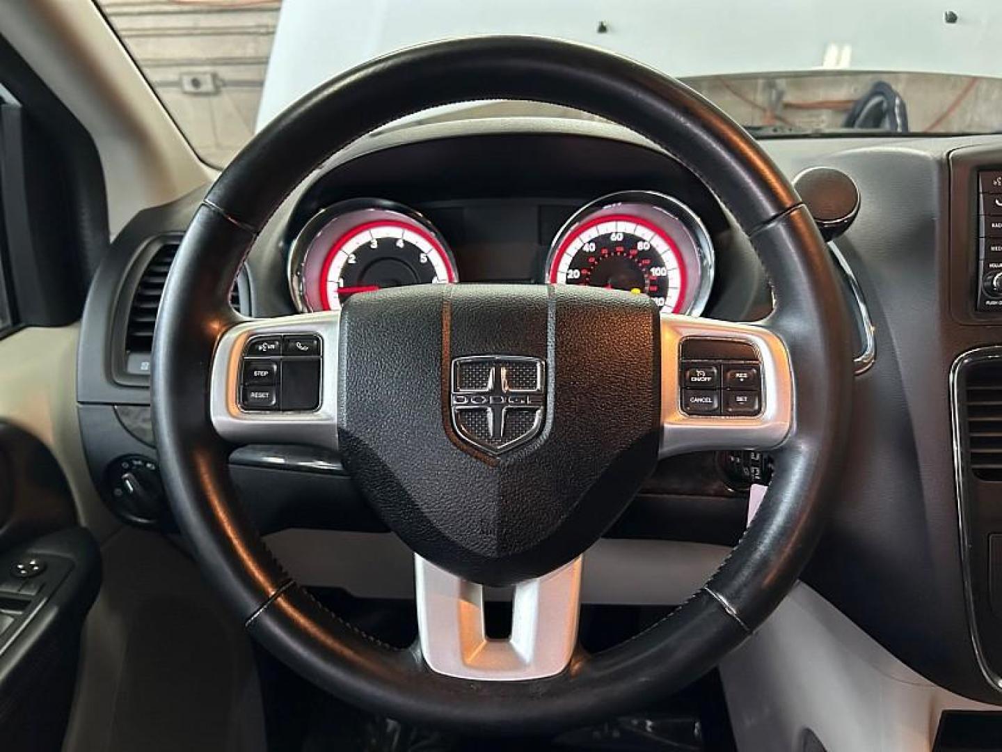 2016 WHITE Dodge Grand Caravan (2C4RDGCG6GR) with an V6 Flex Fuel 3.6 Liter engine, Automatic 6-Spd transmission, located at 412 Auto Vista Drive, Palmdale, CA, 93551, (661) 945-0620, 34.592636, -118.136681 - Photo#23