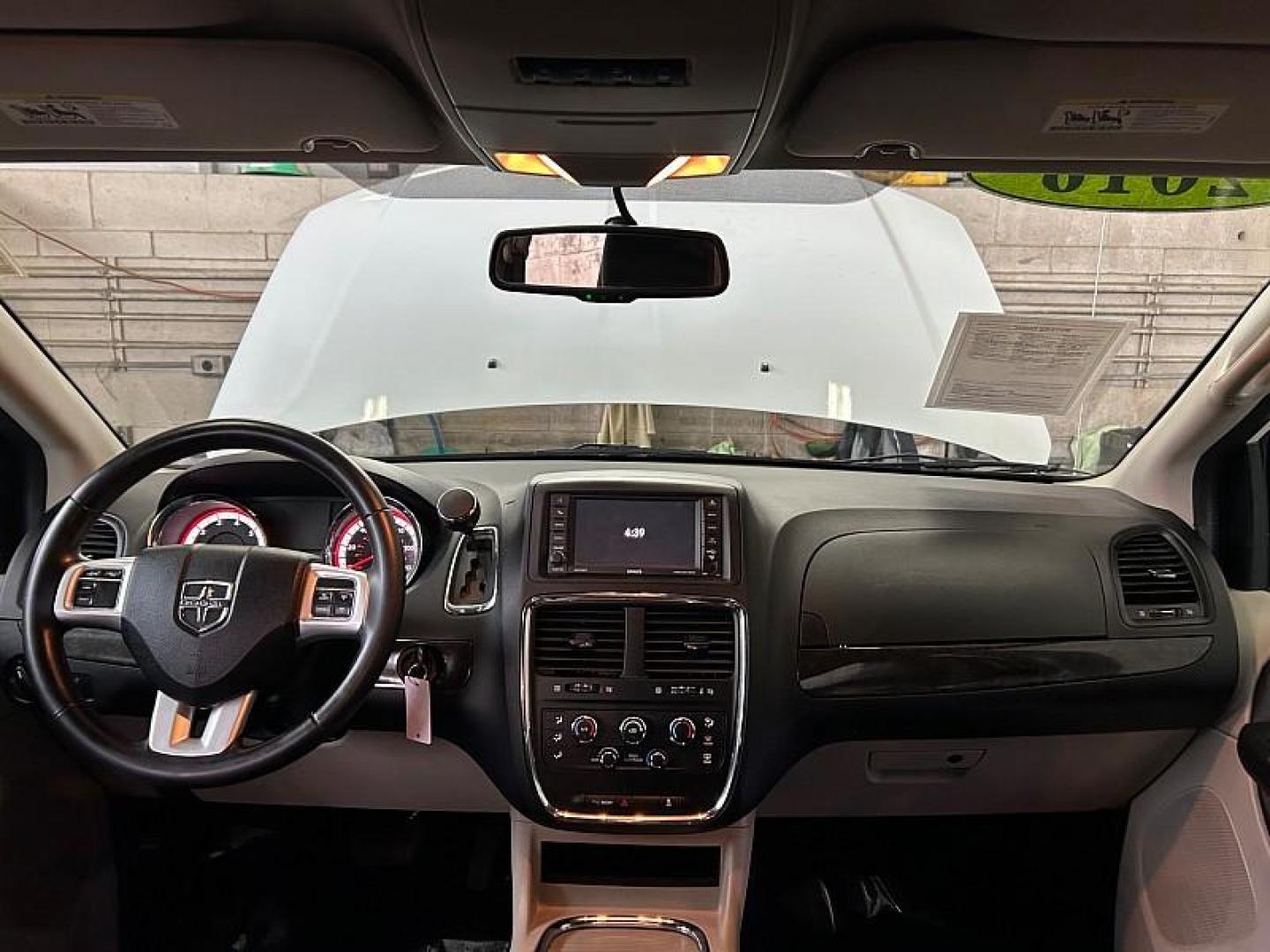 2016 WHITE Dodge Grand Caravan (2C4RDGCG6GR) with an V6 Flex Fuel 3.6 Liter engine, Automatic 6-Spd transmission, located at 412 Auto Vista Drive, Palmdale, CA, 93551, (661) 945-0620, 34.592636, -118.136681 - Photo#24