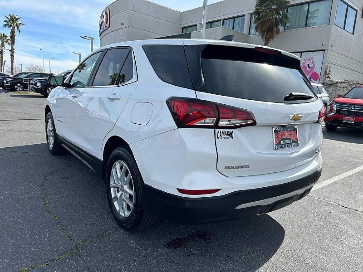 2024 WHITE Chevrolet Equinox (3GNAXUEG9RL) with an 4-Cyl Turbo 1.5 Liter engine, Automatic 6-Spd w/Overdrive transmission, located at 412 Auto Vista Drive, Palmdale, CA, 93551, (661) 945-0620, 34.592636, -118.136681 - Photo#2
