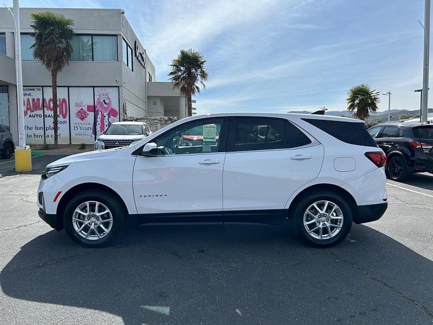 2024 WHITE Chevrolet Equinox (3GNAXUEG9RL) with an 4-Cyl Turbo 1.5 Liter engine, Automatic 6-Spd w/Overdrive transmission, located at 412 Auto Vista Drive, Palmdale, CA, 93551, (661) 945-0620, 34.592636, -118.136681 - Photo#3
