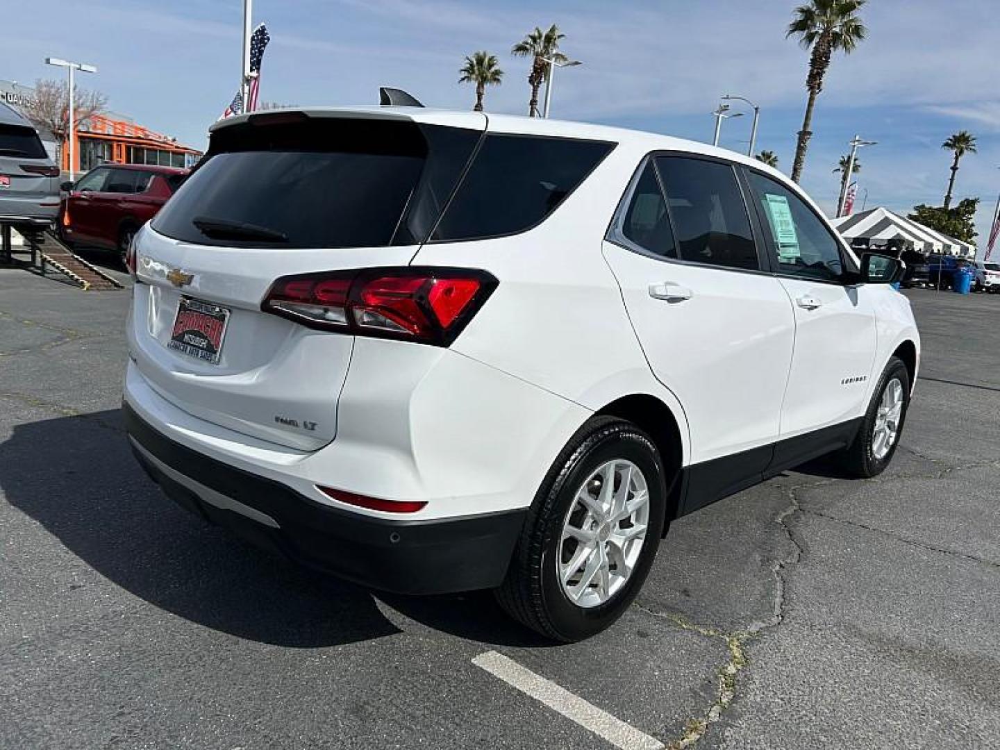2024 WHITE Chevrolet Equinox (3GNAXUEG9RL) with an 4-Cyl Turbo 1.5 Liter engine, Automatic 6-Spd w/Overdrive transmission, located at 412 Auto Vista Drive, Palmdale, CA, 93551, (661) 945-0620, 34.592636, -118.136681 - Photo#10