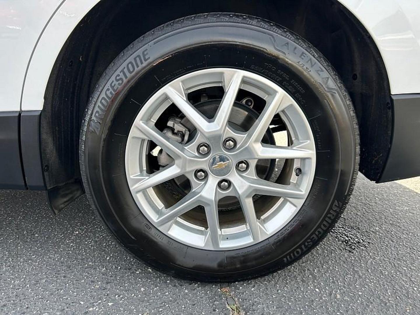 2024 WHITE Chevrolet Equinox (3GNAXUEG9RL) with an 4-Cyl Turbo 1.5 Liter engine, Automatic 6-Spd w/Overdrive transmission, located at 412 Auto Vista Drive, Palmdale, CA, 93551, (661) 945-0620, 34.592636, -118.136681 - Photo#13