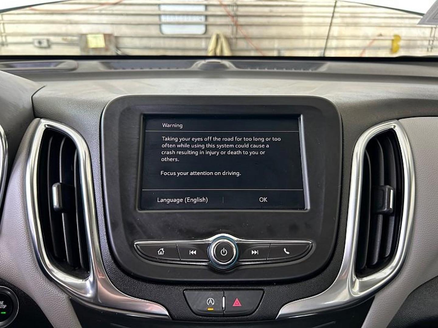 2024 WHITE Chevrolet Equinox (3GNAXUEG9RL) with an 4-Cyl Turbo 1.5 Liter engine, Automatic 6-Spd w/Overdrive transmission, located at 412 Auto Vista Drive, Palmdale, CA, 93551, (661) 945-0620, 34.592636, -118.136681 - Photo#20