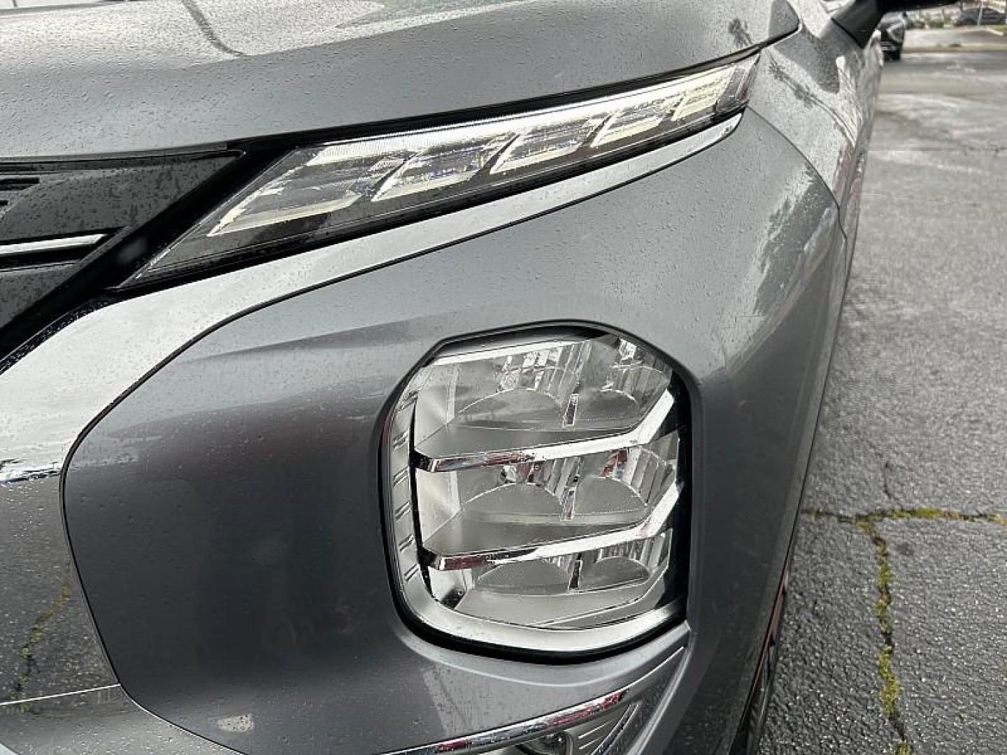 2024 SILVER Mitsubishi Outlander (JA4J3VA80RZ) with an 4-Cyl 2.5 Liter engine, Automatic CVT transmission, located at 412 Auto Vista Drive, Palmdale, CA, 93551, (661) 945-0620, 34.592636, -118.136681 - Photo#8