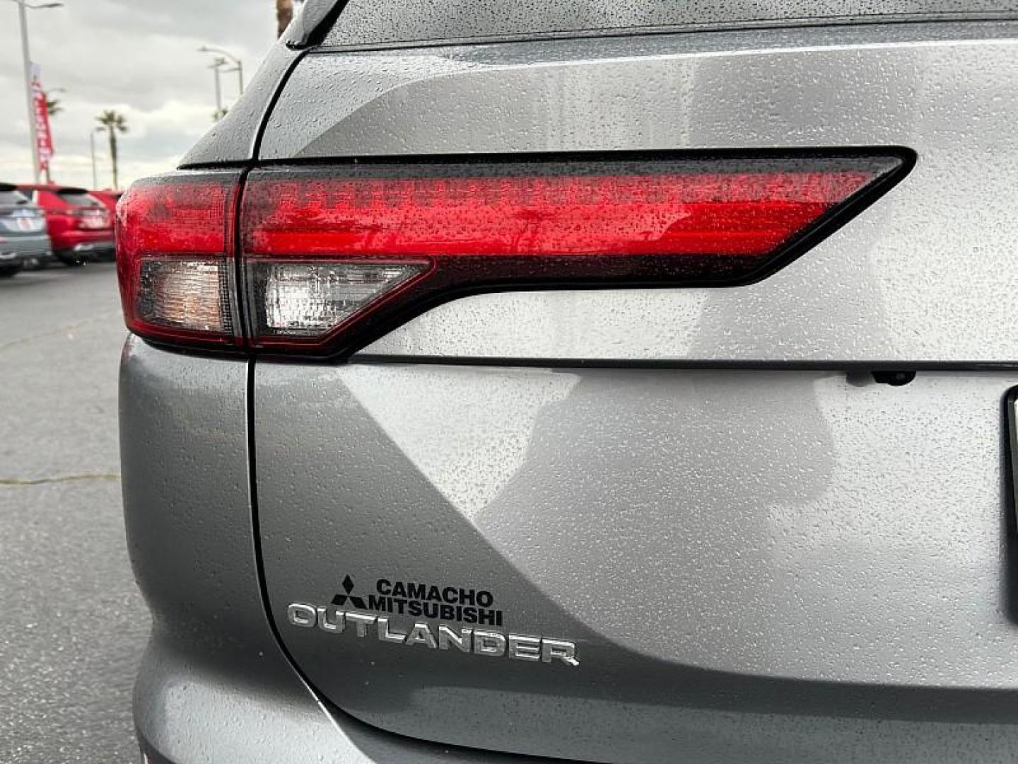 2024 SILVER Mitsubishi Outlander (JA4J3VA80RZ) with an 4-Cyl 2.5 Liter engine, Automatic CVT transmission, located at 412 Auto Vista Drive, Palmdale, CA, 93551, (661) 945-0620, 34.592636, -118.136681 - Photo#11