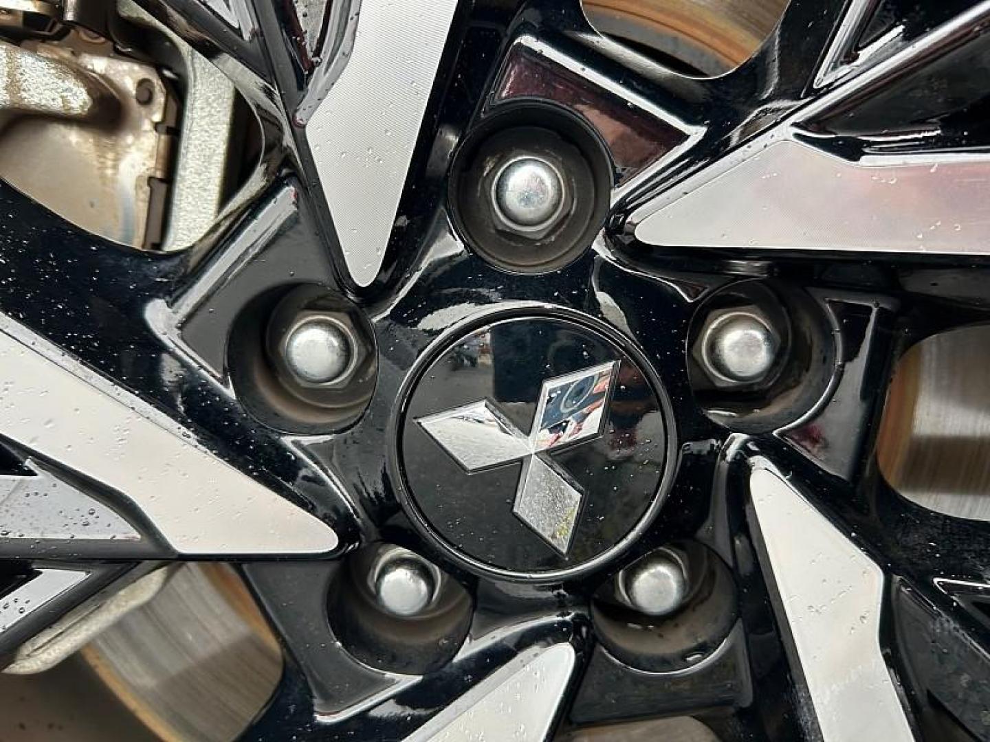 2024 SILVER Mitsubishi Outlander (JA4J3VA80RZ) with an 4-Cyl 2.5 Liter engine, Automatic CVT transmission, located at 412 Auto Vista Drive, Palmdale, CA, 93551, (661) 945-0620, 34.592636, -118.136681 - Photo#15