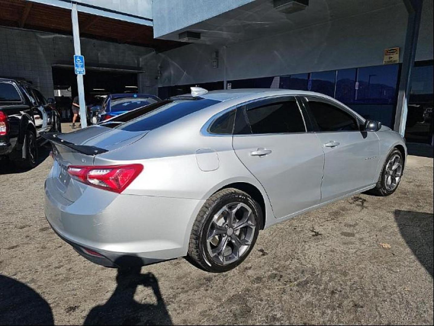 2022 silver Chevrolet Malibu (1G1ZD5ST3NF) with an 4-Cyl Turbo 1.5 Liter engine, Automatic CVT transmission, located at 412 Auto Vista Drive, Palmdale, CA, 93551, (661) 945-0620, 34.592636, -118.136681 - Photo#3