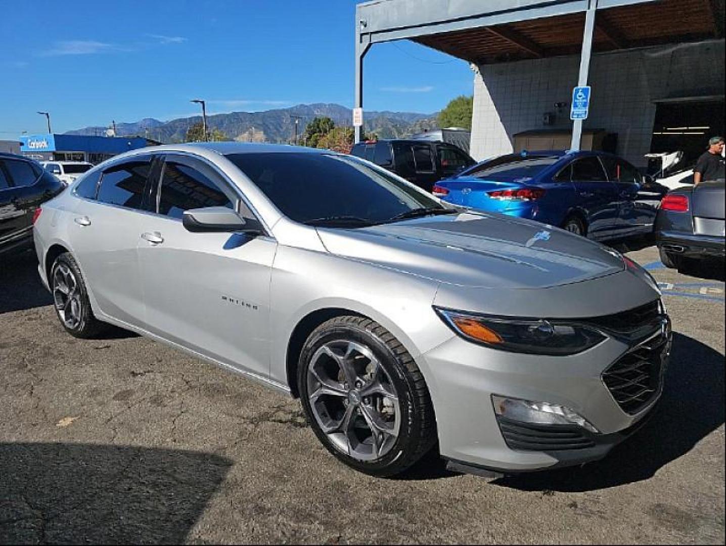 2022 silver Chevrolet Malibu (1G1ZD5ST3NF) with an 4-Cyl Turbo 1.5 Liter engine, Automatic CVT transmission, located at 412 Auto Vista Drive, Palmdale, CA, 93551, (661) 945-0620, 34.592636, -118.136681 - Photo#5