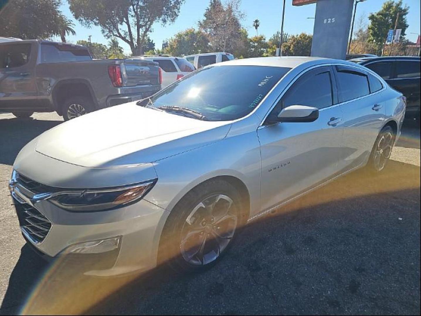 2022 silver Chevrolet Malibu (1G1ZD5ST3NF) with an 4-Cyl Turbo 1.5 Liter engine, Automatic CVT transmission, located at 412 Auto Vista Drive, Palmdale, CA, 93551, (661) 945-0620, 34.592636, -118.136681 - Photo#7