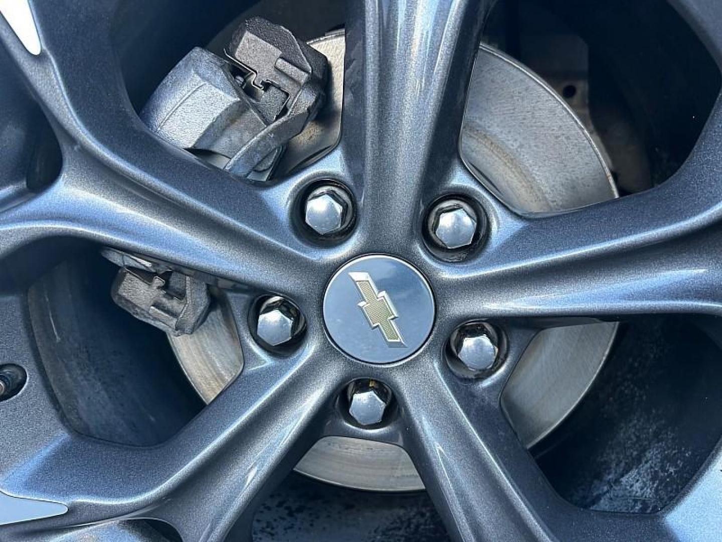 2022 silver Chevrolet Malibu (1G1ZD5ST3NF) with an 4-Cyl Turbo 1.5 Liter engine, Automatic CVT transmission, located at 412 Auto Vista Drive, Palmdale, CA, 93551, (661) 945-0620, 34.592636, -118.136681 - Photo#19