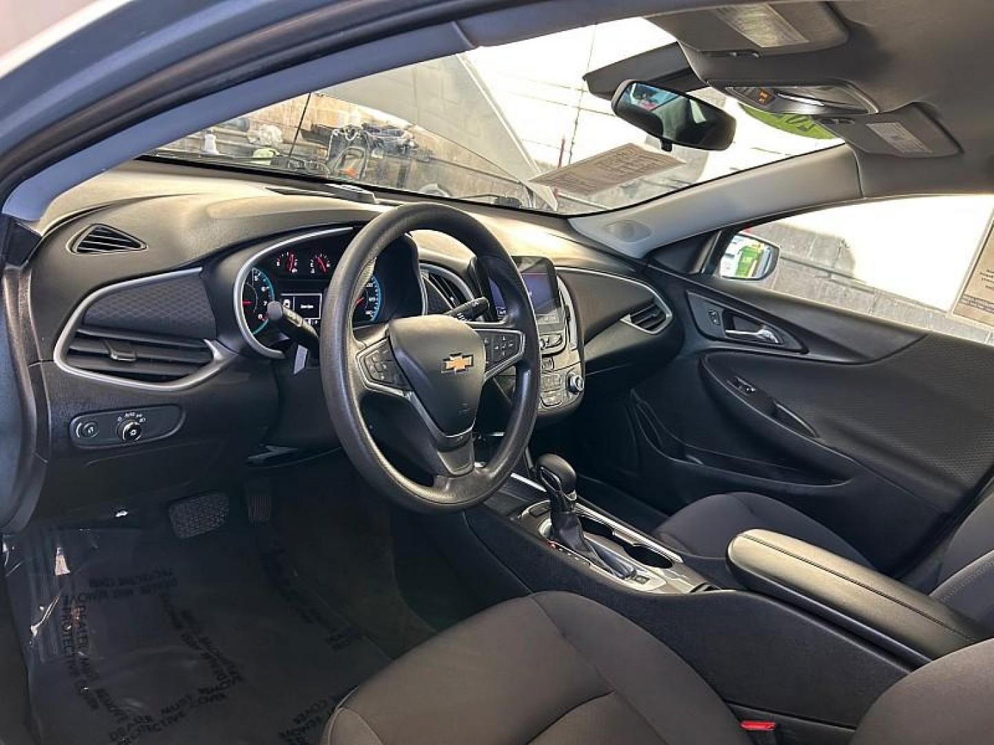 2022 silver Chevrolet Malibu (1G1ZD5ST3NF) with an 4-Cyl Turbo 1.5 Liter engine, Automatic CVT transmission, located at 412 Auto Vista Drive, Palmdale, CA, 93551, (661) 945-0620, 34.592636, -118.136681 - Photo#26