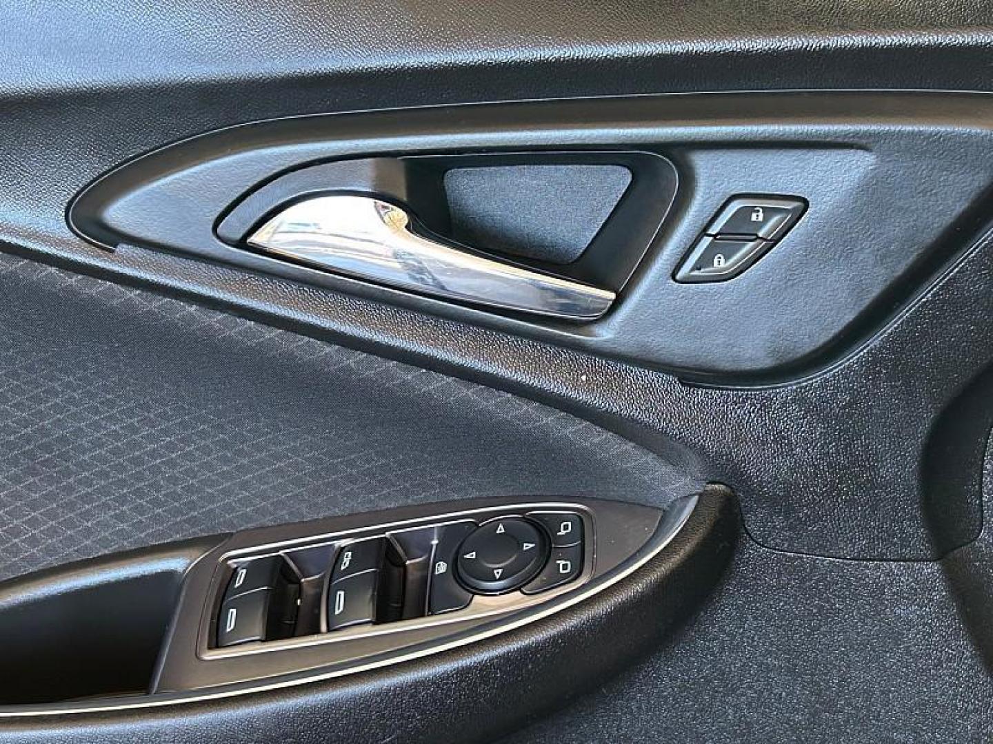 2022 silver Chevrolet Malibu (1G1ZD5ST3NF) with an 4-Cyl Turbo 1.5 Liter engine, Automatic CVT transmission, located at 412 Auto Vista Drive, Palmdale, CA, 93551, (661) 945-0620, 34.592636, -118.136681 - Photo#27