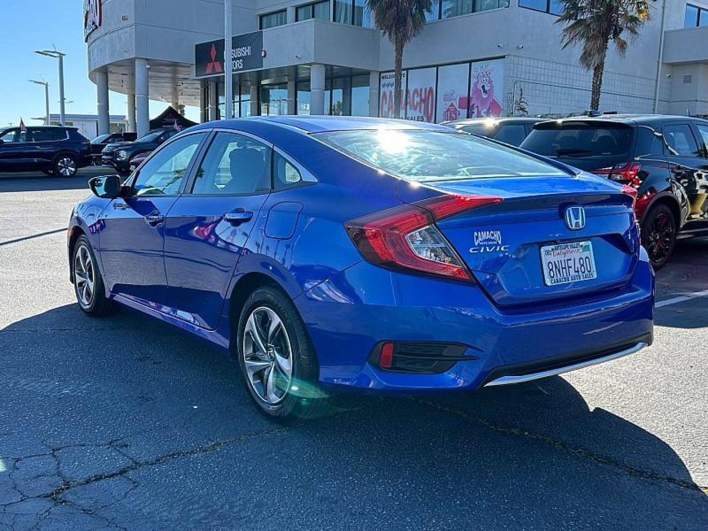 2019 BLUE Honda Civic Sedan (2HGFC2F64KH) with an 4-Cyl 2 Liter engine, Automatic CVT transmission, located at 412 Auto Vista Drive, Palmdale, CA, 93551, (661) 945-0620, 34.592636, -118.136681 - Photo#5