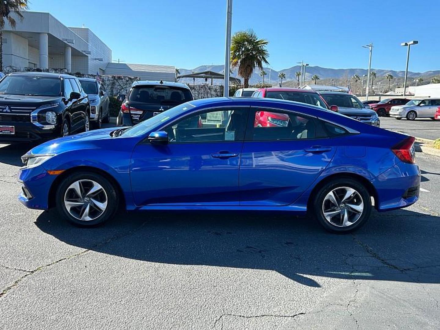 2019 BLUE Honda Civic Sedan (2HGFC2F64KH) with an 4-Cyl 2 Liter engine, Automatic CVT transmission, located at 412 Auto Vista Drive, Palmdale, CA, 93551, (661) 945-0620, 34.592636, -118.136681 - Photo#6