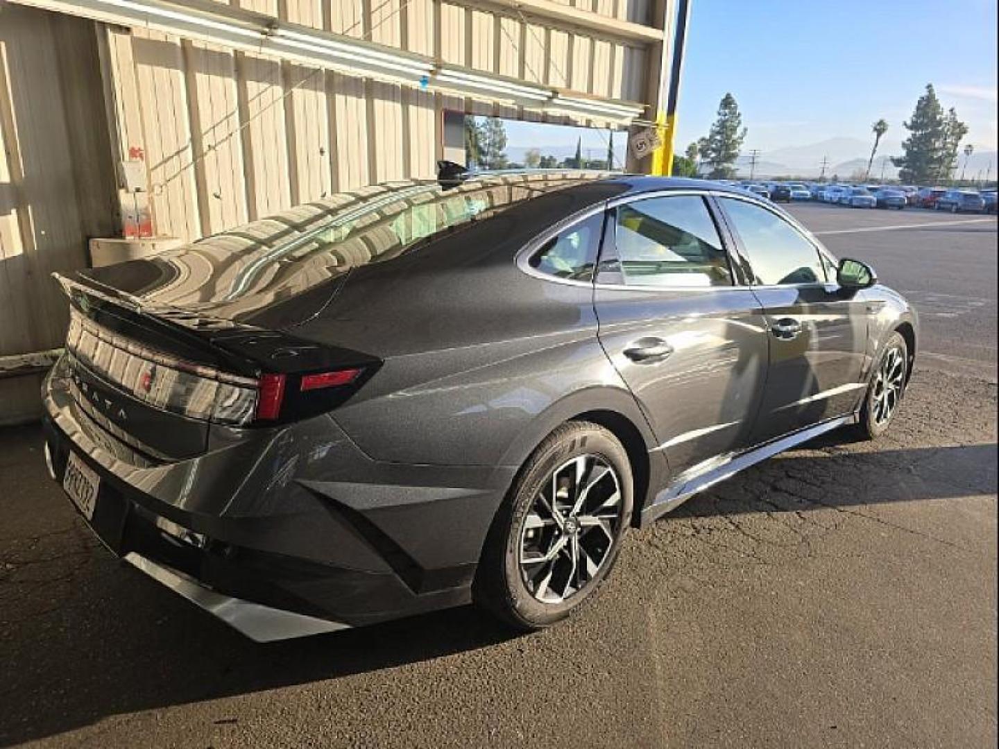 2025 BLACK Hyundai Sonata (KMHL64JA8SA) with an 4-Cyl 2.5 Liter engine, Automatic 8-Spd transmission, located at 412 Auto Vista Drive, Palmdale, CA, 93551, (661) 945-0620, 34.592636, -118.136681 - Photo#3