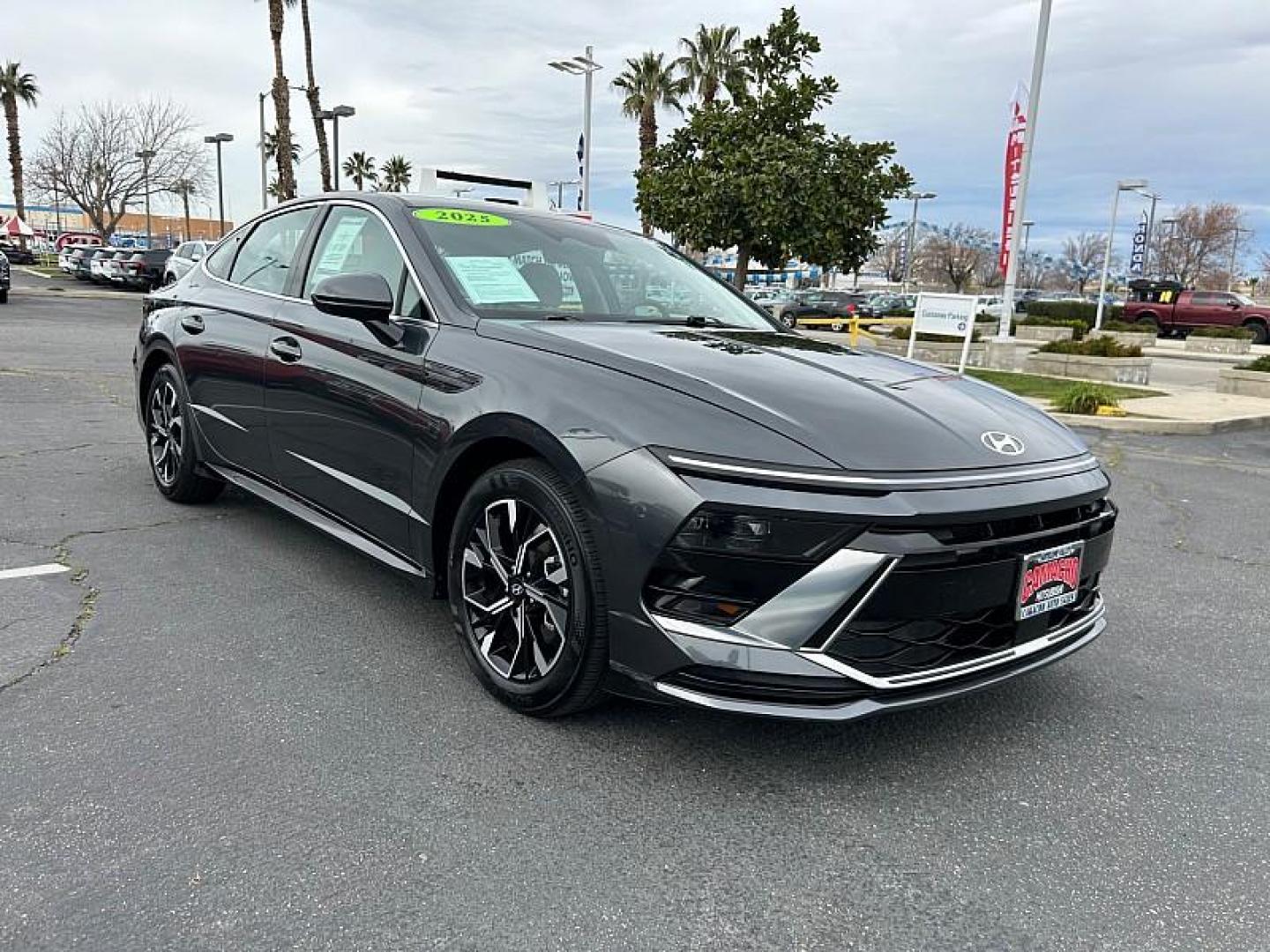 2025 BLACK Hyundai Sonata (KMHL64JA8SA) with an 4-Cyl 2.5 Liter engine, Automatic 8-Spd transmission, located at 412 Auto Vista Drive, Palmdale, CA, 93551, (661) 945-0620, 34.592636, -118.136681 - Photo#0