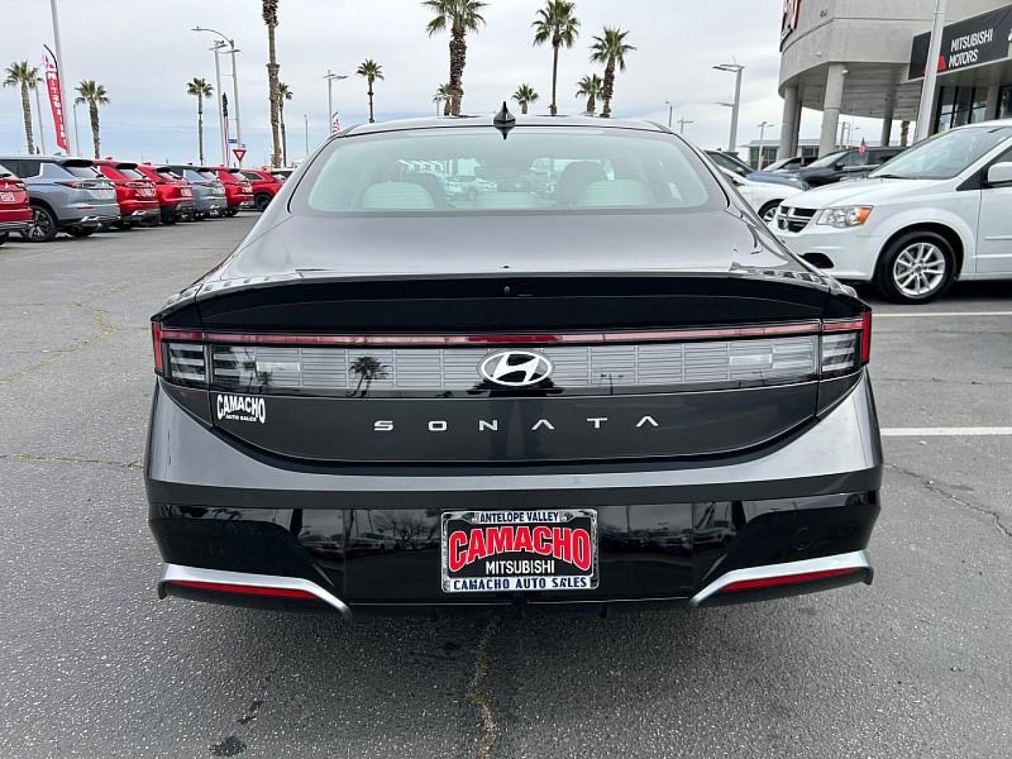 2025 BLACK Hyundai Sonata (KMHL64JA8SA) with an 4-Cyl 2.5 Liter engine, Automatic 8-Spd transmission, located at 412 Auto Vista Drive, Palmdale, CA, 93551, (661) 945-0620, 34.592636, -118.136681 - Photo#6