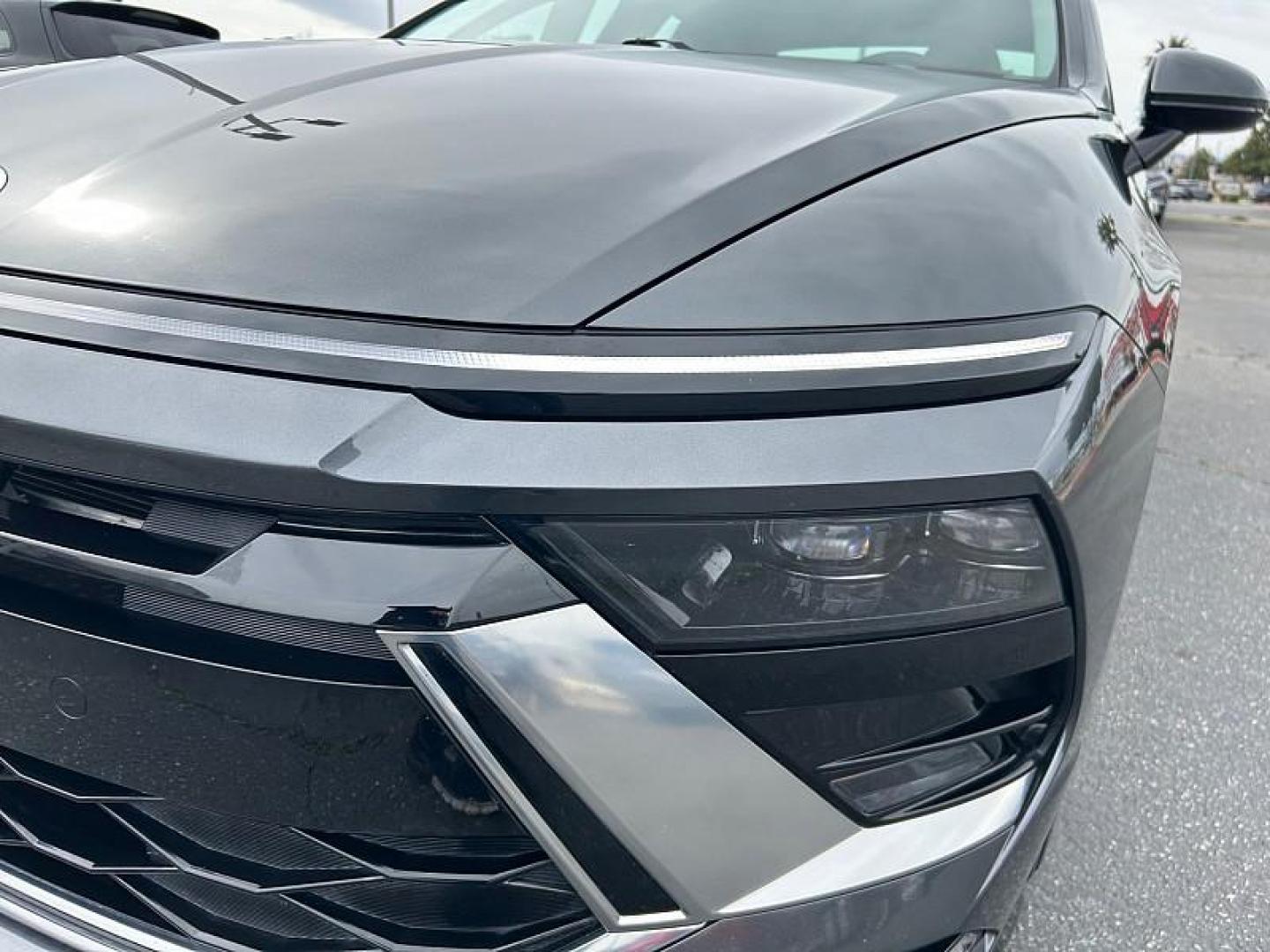 2025 BLACK Hyundai Sonata (KMHL64JA8SA) with an 4-Cyl 2.5 Liter engine, Automatic 8-Spd transmission, located at 412 Auto Vista Drive, Palmdale, CA, 93551, (661) 945-0620, 34.592636, -118.136681 - Photo#13