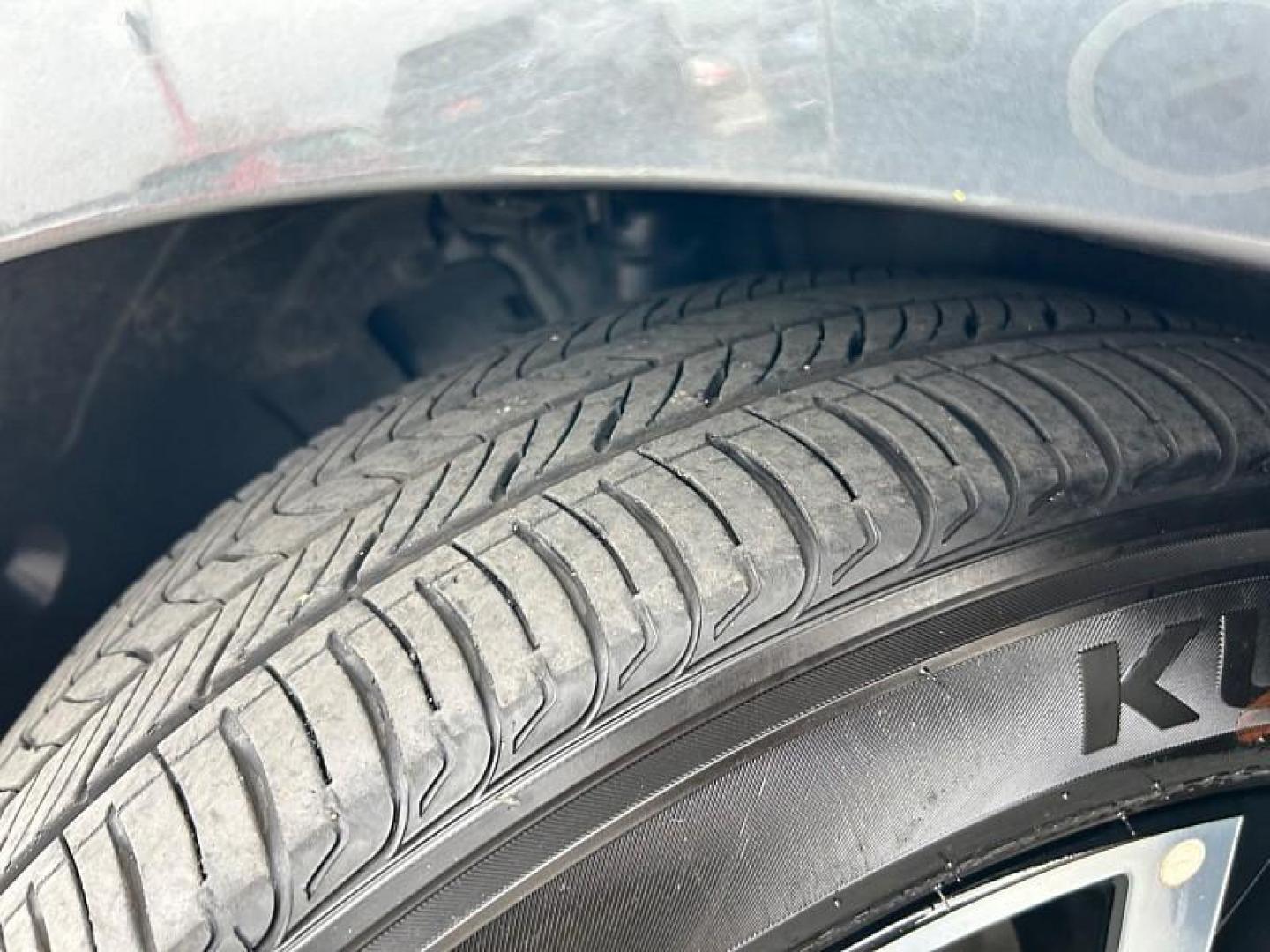 2025 BLACK Hyundai Sonata (KMHL64JA8SA) with an 4-Cyl 2.5 Liter engine, Automatic 8-Spd transmission, located at 412 Auto Vista Drive, Palmdale, CA, 93551, (661) 945-0620, 34.592636, -118.136681 - Photo#20