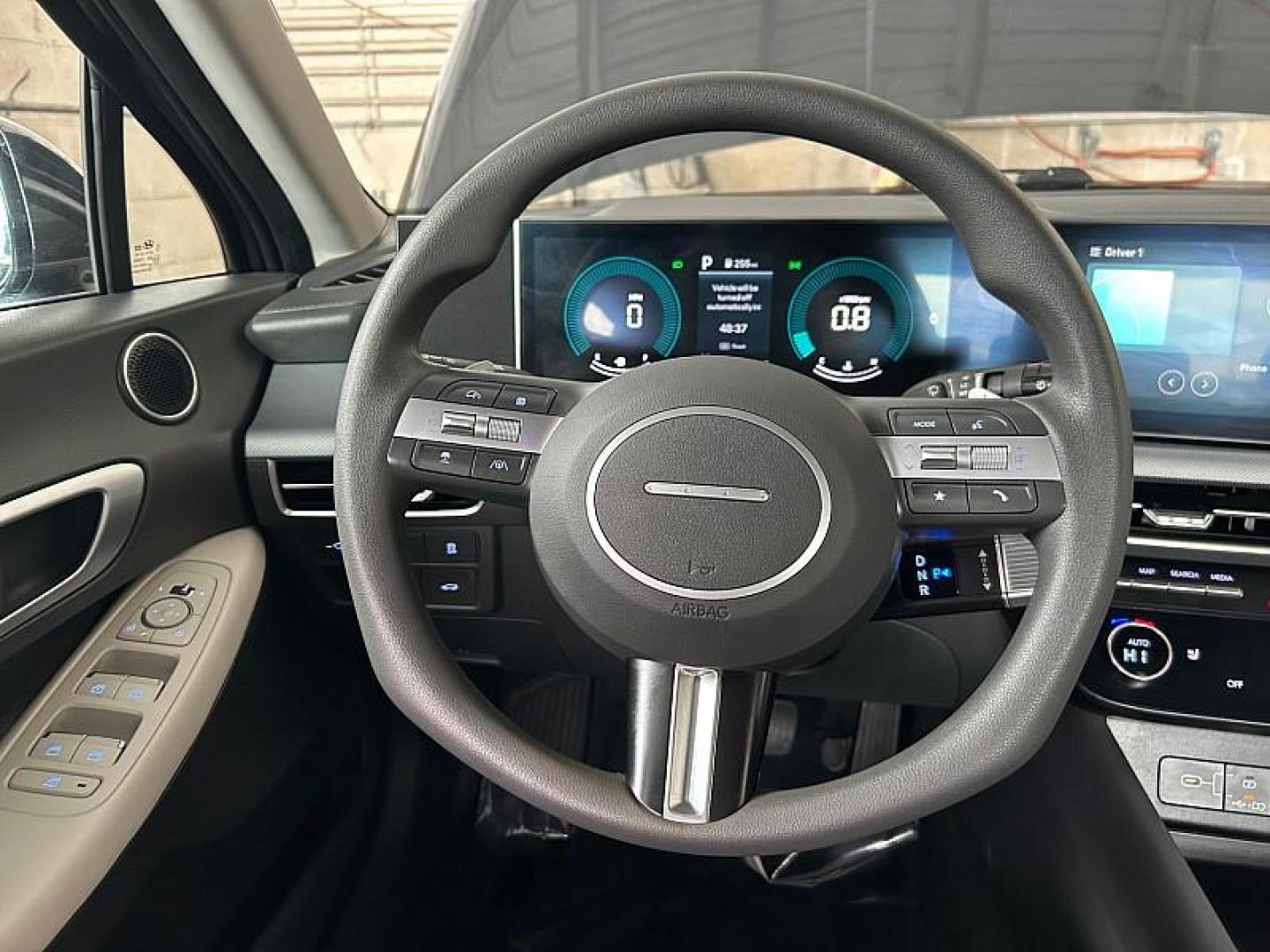 2025 BLACK Hyundai Sonata (KMHL64JA8SA) with an 4-Cyl 2.5 Liter engine, Automatic 8-Spd transmission, located at 412 Auto Vista Drive, Palmdale, CA, 93551, (661) 945-0620, 34.592636, -118.136681 - Photo#27