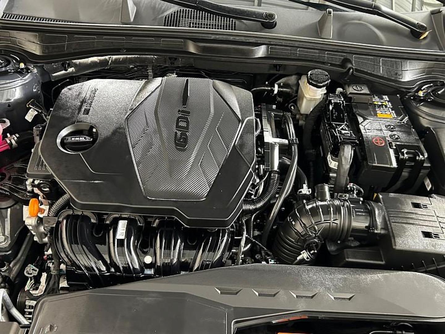 2025 BLACK Hyundai Sonata (KMHL64JA8SA) with an 4-Cyl 2.5 Liter engine, Automatic 8-Spd transmission, located at 412 Auto Vista Drive, Palmdale, CA, 93551, (661) 945-0620, 34.592636, -118.136681 - Photo#35