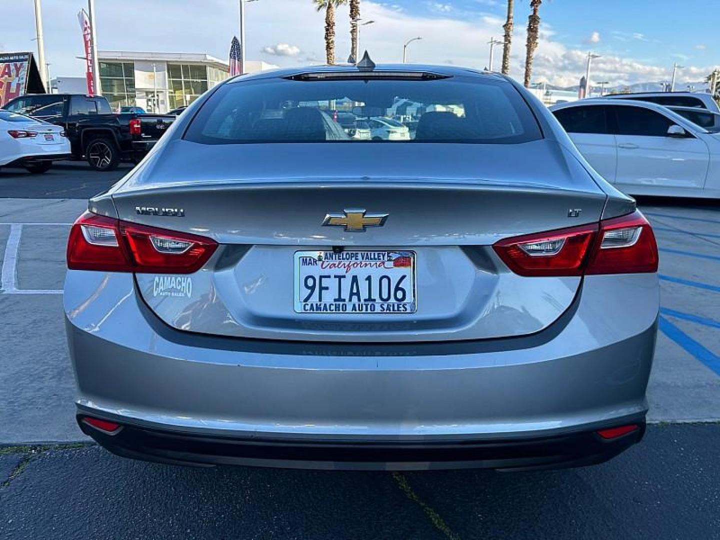 2023 GRAY Chevrolet Malibu (1G1ZD5ST2PF) with an 4-Cyl Turbo 1.5 Liter engine, Automatic CVT transmission, located at 412 Auto Vista Drive, Palmdale, CA, 93551, (661) 945-0620, 34.592636, -118.136681 - Photo#4
