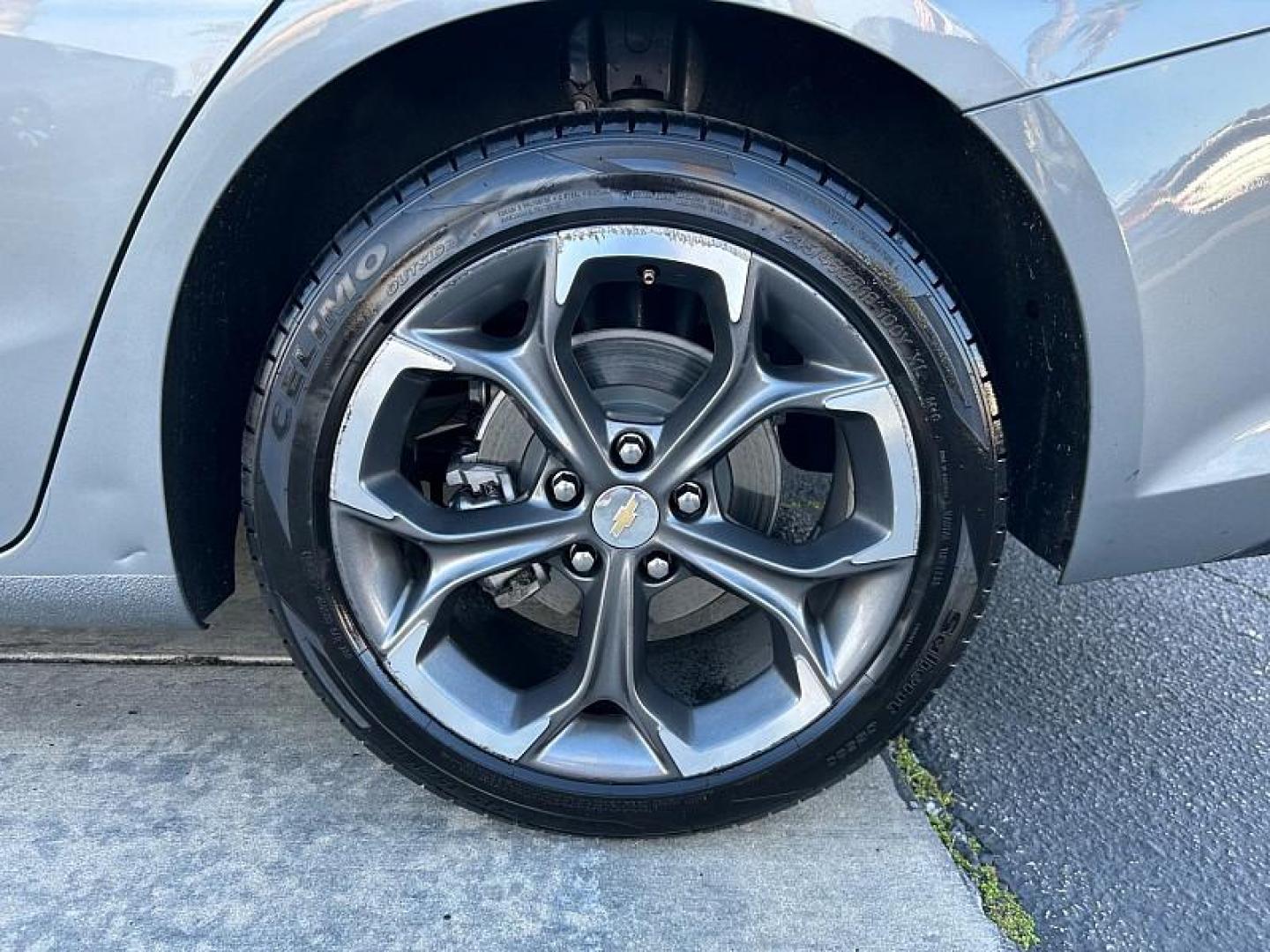 2023 GRAY Chevrolet Malibu (1G1ZD5ST2PF) with an 4-Cyl Turbo 1.5 Liter engine, Automatic CVT transmission, located at 412 Auto Vista Drive, Palmdale, CA, 93551, (661) 945-0620, 34.592636, -118.136681 - Photo#17