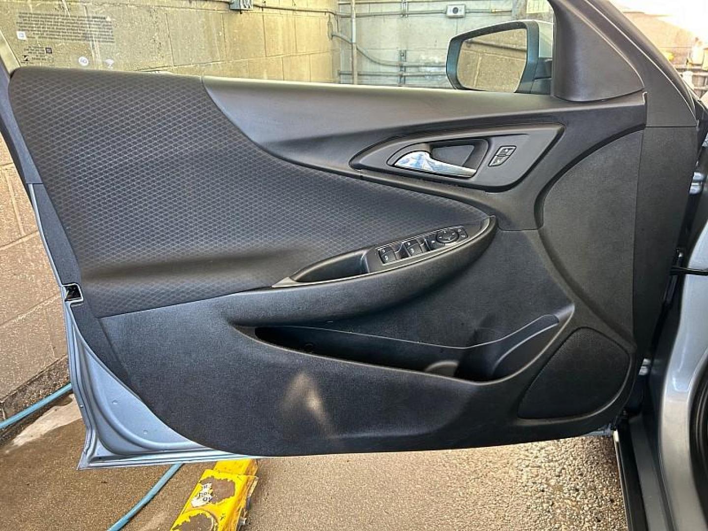 2023 GRAY Chevrolet Malibu (1G1ZD5ST2PF) with an 4-Cyl Turbo 1.5 Liter engine, Automatic CVT transmission, located at 412 Auto Vista Drive, Palmdale, CA, 93551, (661) 945-0620, 34.592636, -118.136681 - Photo#20