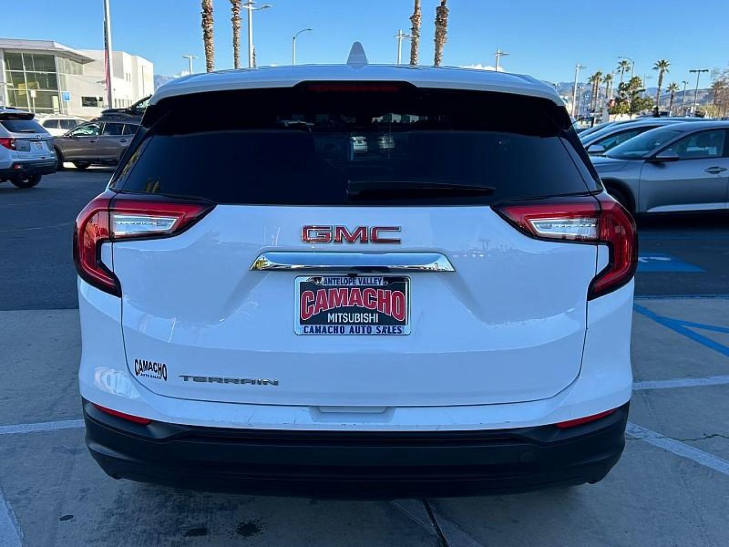 2024 WHITE GMC Terrain (3GKALMEG8RL) with an 4-Cyl Turbo 1.5 Liter engine, Automatic 9-Spd transmission, located at 412 Auto Vista Drive, Palmdale, CA, 93551, (661) 945-0620, 34.592636, -118.136681 - Photo#4