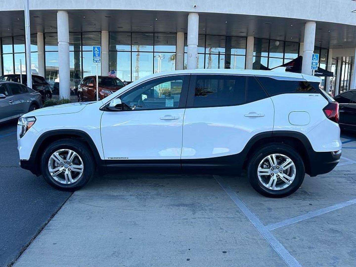2024 WHITE GMC Terrain (3GKALMEG8RL) with an 4-Cyl Turbo 1.5 Liter engine, Automatic 9-Spd transmission, located at 412 Auto Vista Drive, Palmdale, CA, 93551, (661) 945-0620, 34.592636, -118.136681 - Photo#6