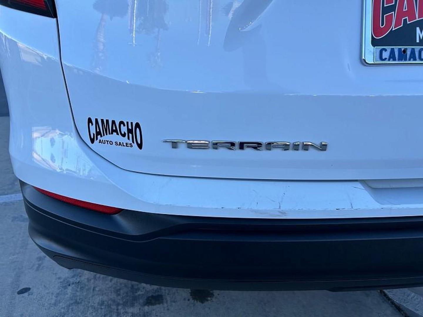 2024 WHITE GMC Terrain (3GKALMEG8RL) with an 4-Cyl Turbo 1.5 Liter engine, Automatic 9-Spd transmission, located at 412 Auto Vista Drive, Palmdale, CA, 93551, (661) 945-0620, 34.592636, -118.136681 - Photo#15