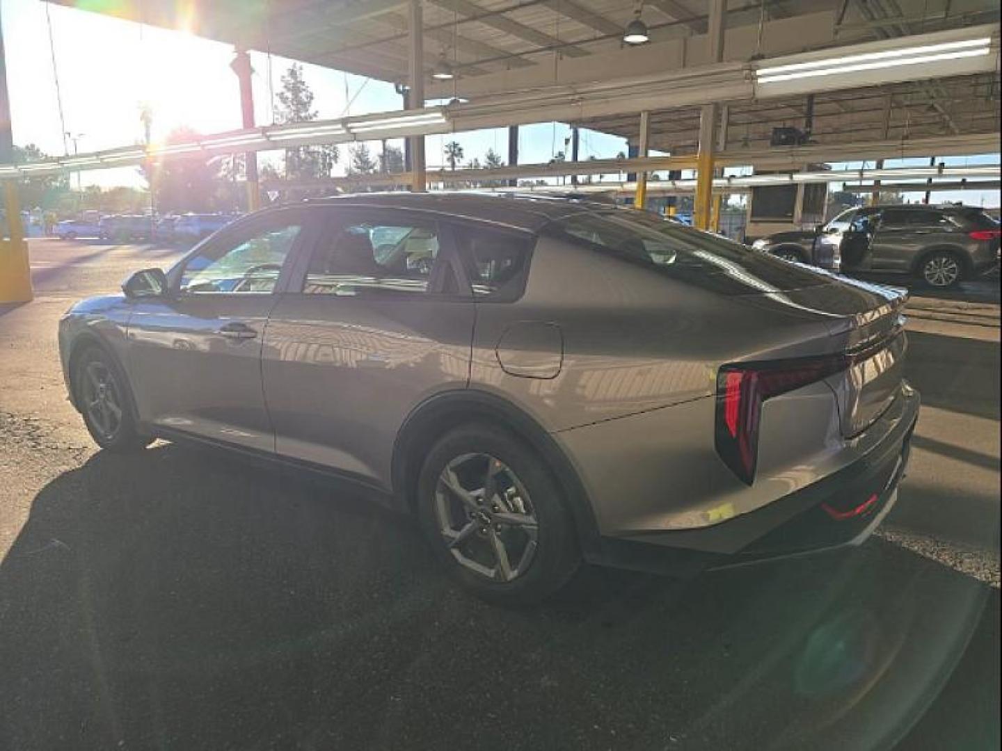 2025 GRAY Kia K4 (3KPFT4DE4SE) with an 4-Cyl 2.0 Liter engine, Automatic IVT transmission, located at 412 Auto Vista Drive, Palmdale, CA, 93551, (661) 945-0620, 34.592636, -118.136681 - Photo#1