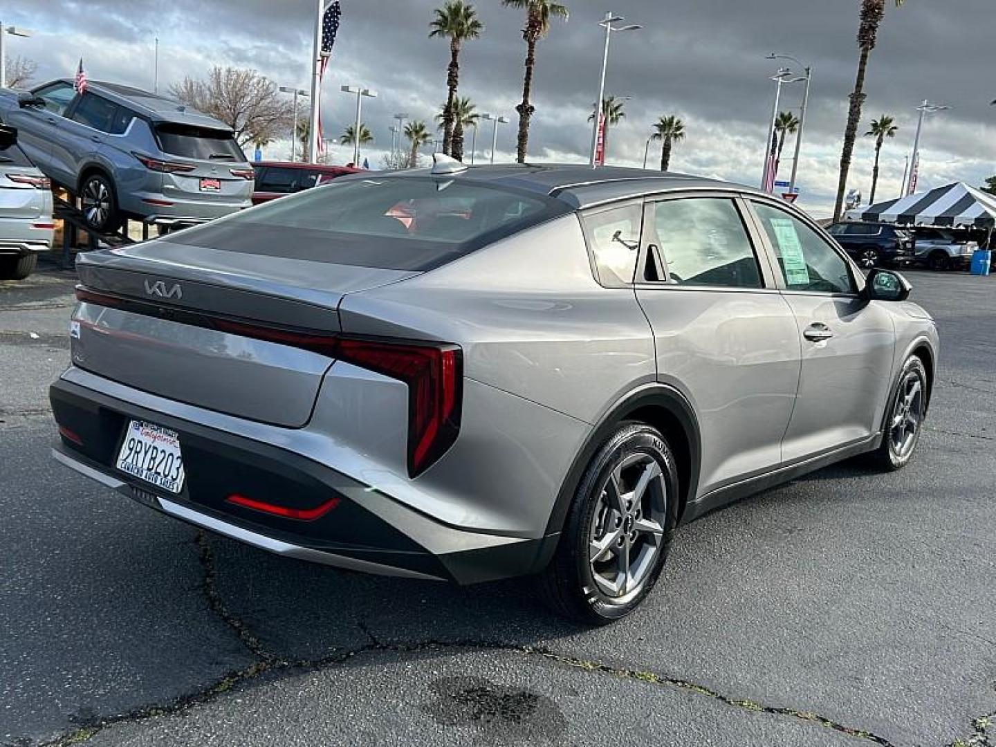 2025 GRAY Kia K4 (3KPFT4DE4SE) with an 4-Cyl 2.0 Liter engine, Automatic IVT transmission, located at 412 Auto Vista Drive, Palmdale, CA, 93551, (661) 945-0620, 34.592636, -118.136681 - Photo#5