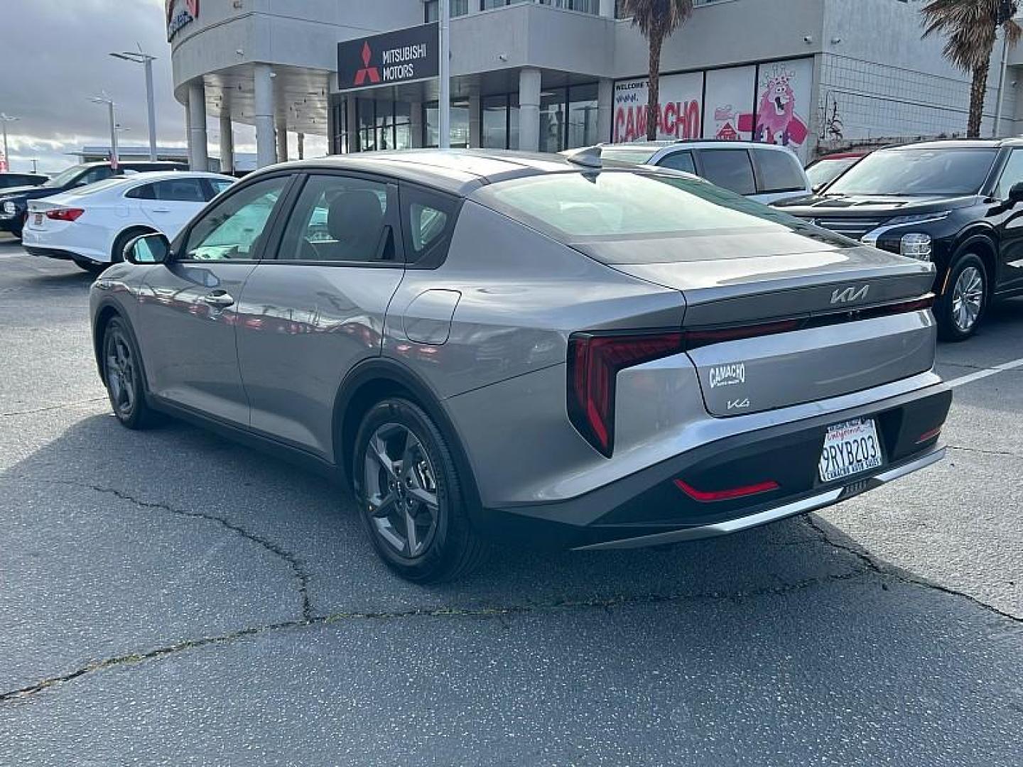 2025 GRAY Kia K4 (3KPFT4DE4SE) with an 4-Cyl 2.0 Liter engine, Automatic IVT transmission, located at 412 Auto Vista Drive, Palmdale, CA, 93551, (661) 945-0620, 34.592636, -118.136681 - Photo#7