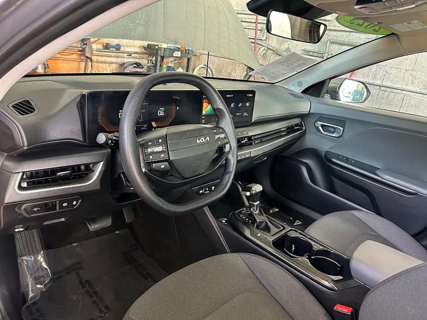 2025 GRAY Kia K4 (3KPFT4DE4SE) with an 4-Cyl 2.0 Liter engine, Automatic IVT transmission, located at 412 Auto Vista Drive, Palmdale, CA, 93551, (661) 945-0620, 34.592636, -118.136681 - Photo#10