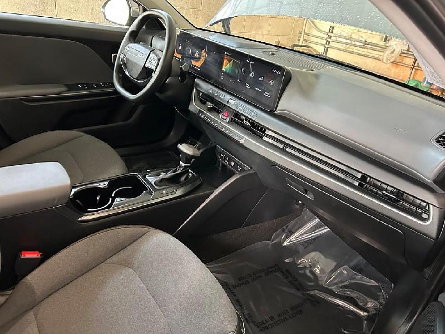 2025 GRAY Kia K4 (3KPFT4DE4SE) with an 4-Cyl 2.0 Liter engine, Automatic IVT transmission, located at 412 Auto Vista Drive, Palmdale, CA, 93551, (661) 945-0620, 34.592636, -118.136681 - Photo#18