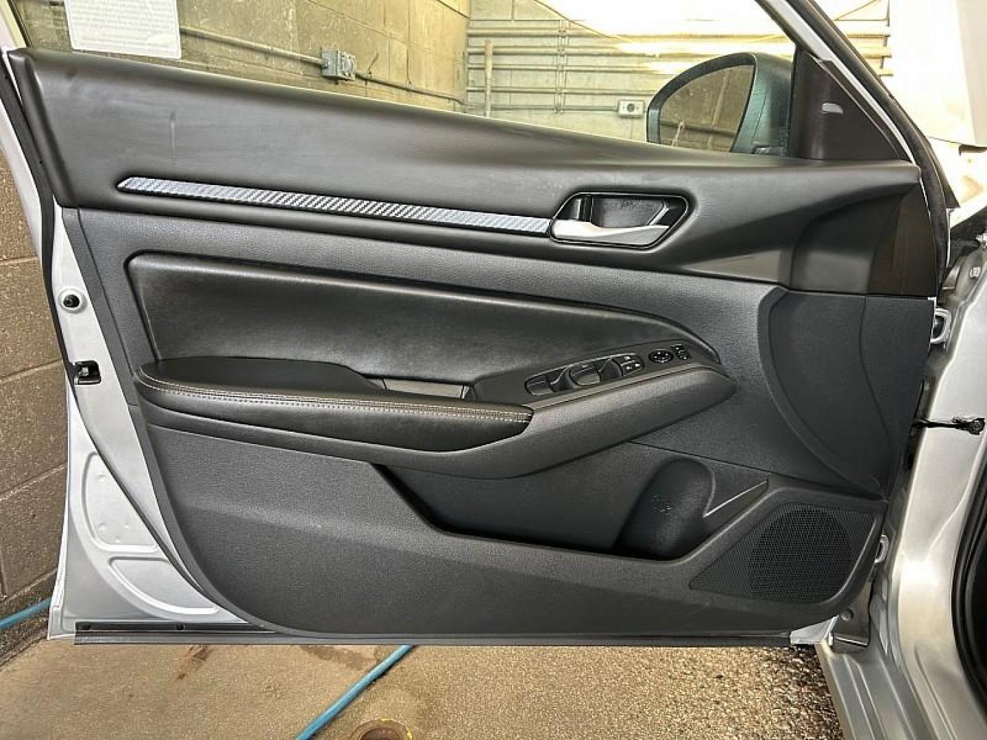 2024 SILVER Nissan Altima (1N4BL4DV2RN) with an 4-Cyl 2.5 Liter engine, Automatic Xtronic CVT transmission, located at 412 Auto Vista Drive, Palmdale, CA, 93551, (661) 945-0620, 34.592636, -118.136681 - Photo#17