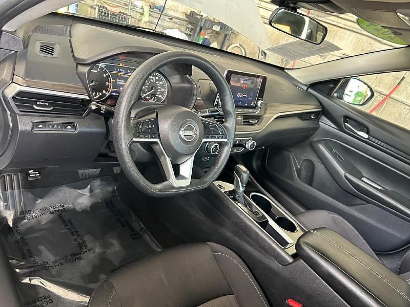2024 SILVER Nissan Altima (1N4BL4DV2RN) with an 4-Cyl 2.5 Liter engine, Automatic Xtronic CVT transmission, located at 412 Auto Vista Drive, Palmdale, CA, 93551, (661) 945-0620, 34.592636, -118.136681 - Photo#18