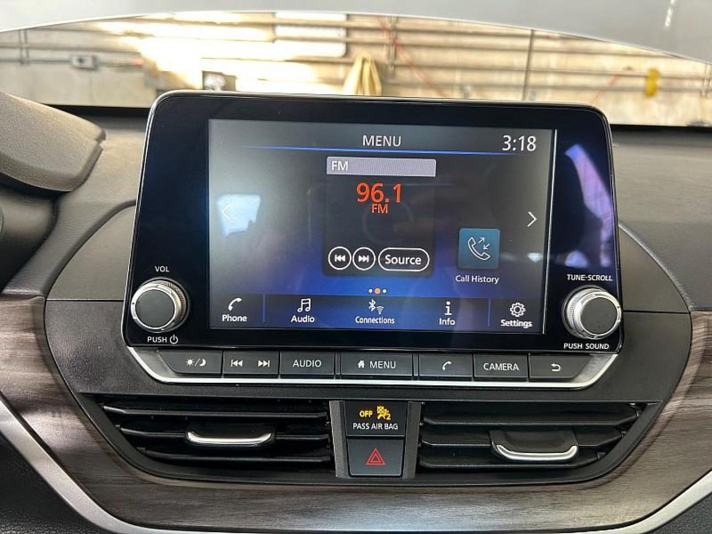 2024 SILVER Nissan Altima (1N4BL4DV2RN) with an 4-Cyl 2.5 Liter engine, Automatic Xtronic CVT transmission, located at 412 Auto Vista Drive, Palmdale, CA, 93551, (661) 945-0620, 34.592636, -118.136681 - Photo#24