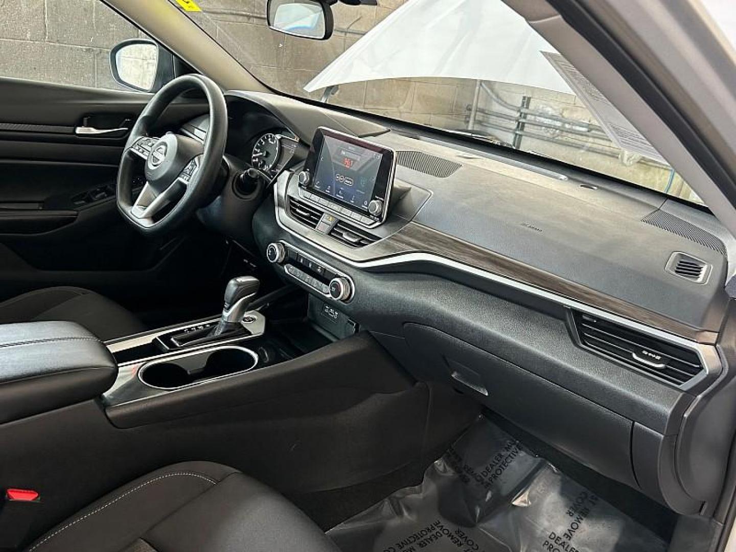 2024 SILVER Nissan Altima (1N4BL4DV2RN) with an 4-Cyl 2.5 Liter engine, Automatic Xtronic CVT transmission, located at 412 Auto Vista Drive, Palmdale, CA, 93551, (661) 945-0620, 34.592636, -118.136681 - Photo#26