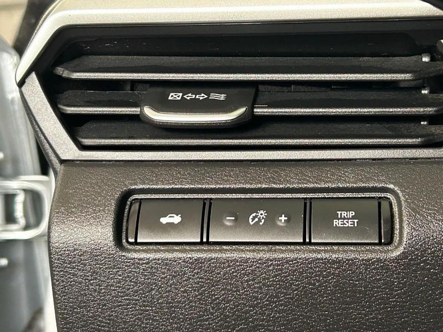 2024 SILVER Nissan Altima (1N4BL4DV2RN) with an 4-Cyl 2.5 Liter engine, Automatic Xtronic CVT transmission, located at 412 Auto Vista Drive, Palmdale, CA, 93551, (661) 945-0620, 34.592636, -118.136681 - Photo#28