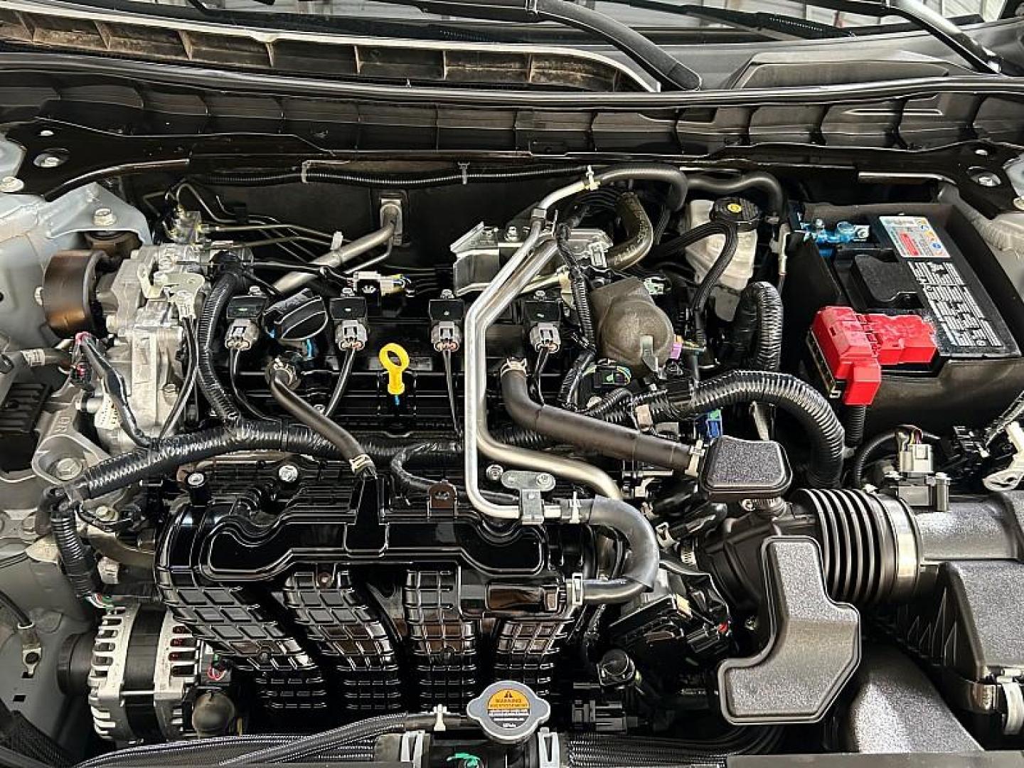 2024 SILVER Nissan Altima (1N4BL4DV2RN) with an 4-Cyl 2.5 Liter engine, Automatic Xtronic CVT transmission, located at 412 Auto Vista Drive, Palmdale, CA, 93551, (661) 945-0620, 34.592636, -118.136681 - Photo#31