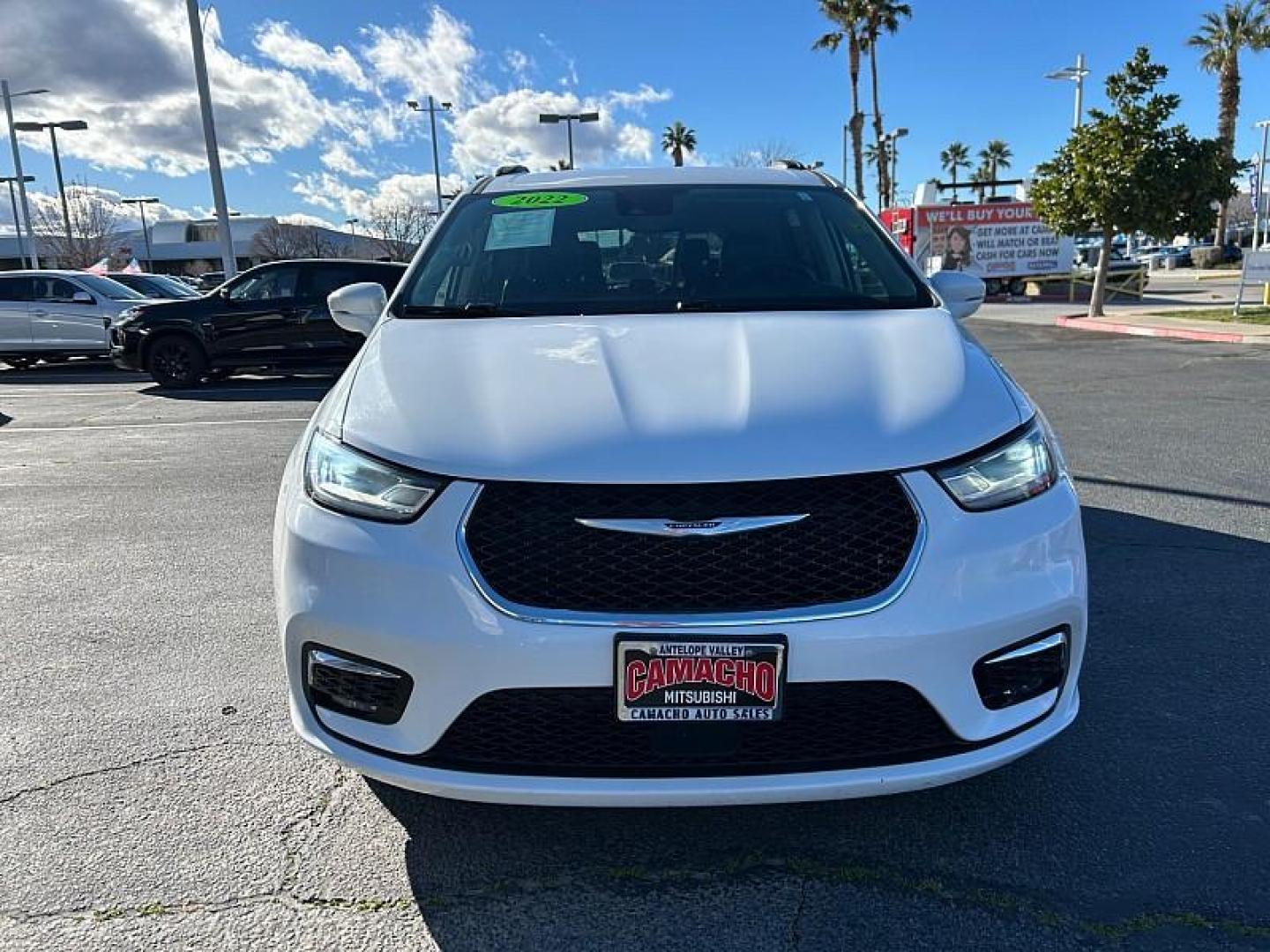 2022 WHITE Chrysler Pacifica (2C4RC1BG5NR) with an V6 3.6 Liter engine, Automatic 9-Spd transmission, located at 412 Auto Vista Drive, Palmdale, CA, 93551, (661) 945-0620, 34.592636, -118.136681 - Photo#1