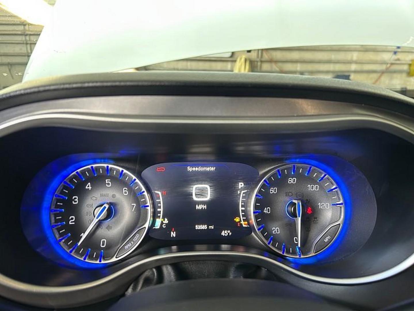 2022 WHITE Chrysler Pacifica (2C4RC1BG5NR) with an V6 3.6 Liter engine, Automatic 9-Spd transmission, located at 412 Auto Vista Drive, Palmdale, CA, 93551, (661) 945-0620, 34.592636, -118.136681 - Photo#26