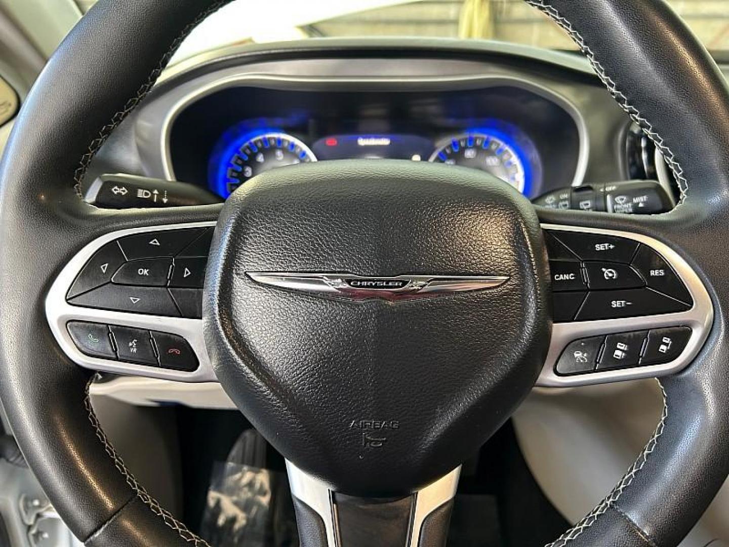 2022 WHITE Chrysler Pacifica (2C4RC1BG5NR) with an V6 3.6 Liter engine, Automatic 9-Spd transmission, located at 412 Auto Vista Drive, Palmdale, CA, 93551, (661) 945-0620, 34.592636, -118.136681 - Photo#27