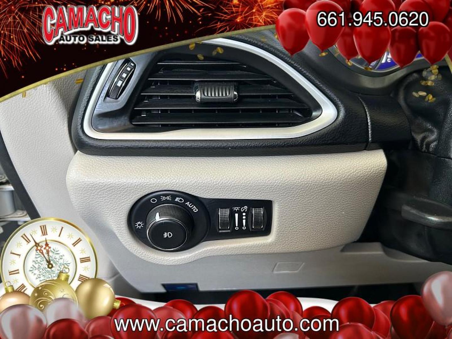 2022 WHITE Chrysler Pacifica (2C4RC1BG5NR) with an V6 3.6 Liter engine, Automatic 9-Spd transmission, located at 412 Auto Vista Drive, Palmdale, CA, 93551, (661) 945-0620, 34.592636, -118.136681 - Photo#34