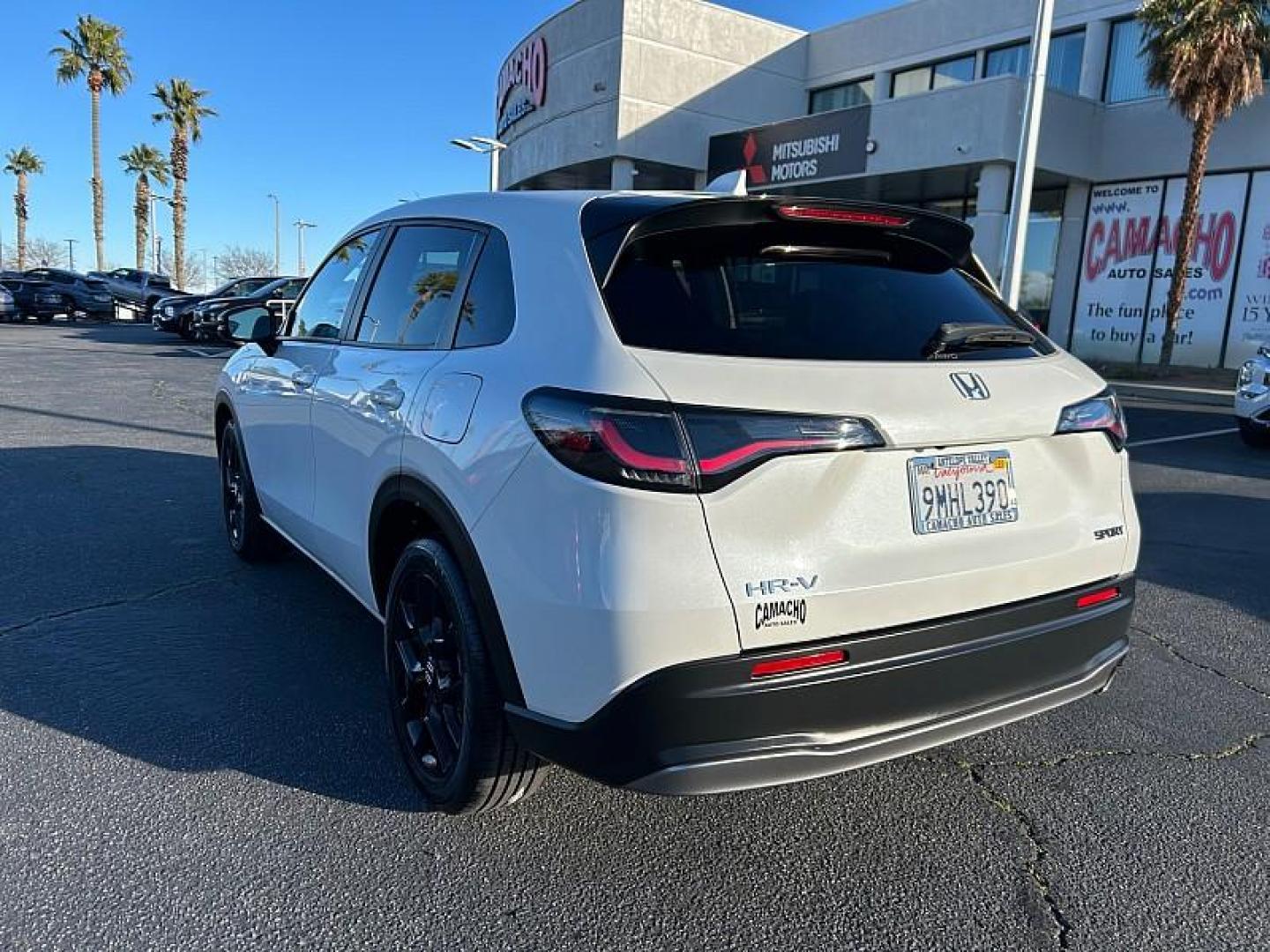 2024 WHITE Honda HR-V (3CZRZ2H5XRM) with an 4-Cyl 2.0 Liter engine, Automatic CVT transmission, located at 412 Auto Vista Drive, Palmdale, CA, 93551, (661) 945-0620, 34.592636, -118.136681 - Photo#8