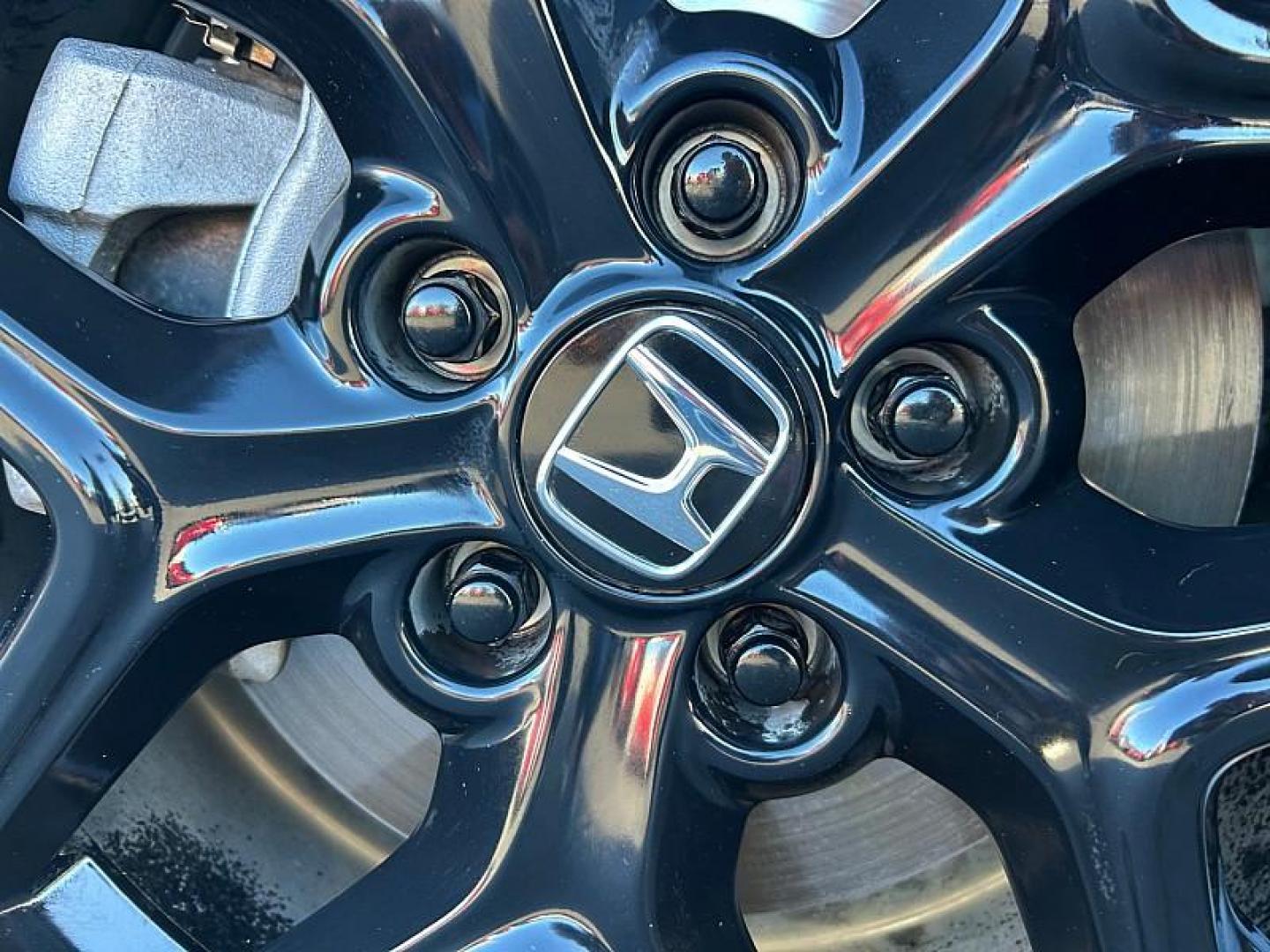 2024 WHITE Honda HR-V (3CZRZ2H5XRM) with an 4-Cyl 2.0 Liter engine, Automatic CVT transmission, located at 412 Auto Vista Drive, Palmdale, CA, 93551, (661) 945-0620, 34.592636, -118.136681 - Photo#13