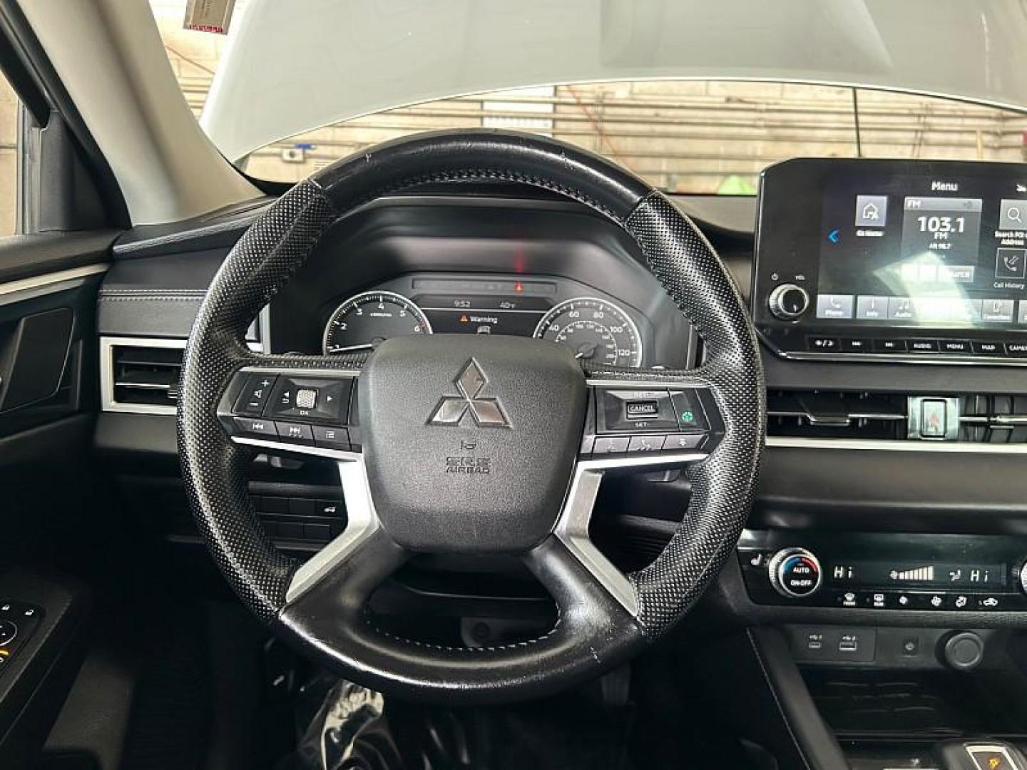 2022 SILVER Mitsubishi Outlander (JA4J3UA87NZ) with an 4-Cyl 2.5 Liter engine, Automatic CVT transmission, located at 412 Auto Vista Drive, Palmdale, CA, 93551, (661) 945-0620, 34.592636, -118.136681 - Photo#2